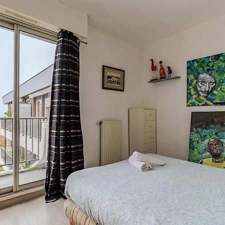 Arago - T2 Avec 1 1 Canape-lit 1 Salle De Bain