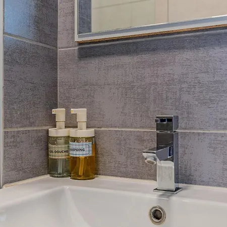 Arago - T2 Avec 1 1 Canape-lit 1 Salle De Bain شقة